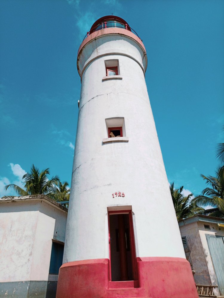 The Southernmost Part of Ghana – Cape 3 Points – Nomadic Maajoa